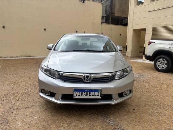 HONDA CIVIC 1.8 LXS 16V FLEX 4P AUTOMÁTICO HONDA CIVIC 1.8 LXS 16V FLEX 4P AUTOMÁTICO
